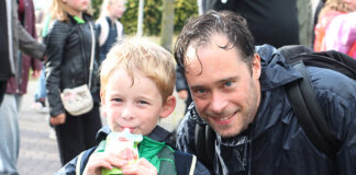 Aiden en Jordy Sweep bij Tilburgse avondvierdaagse op 10 juni 2026.